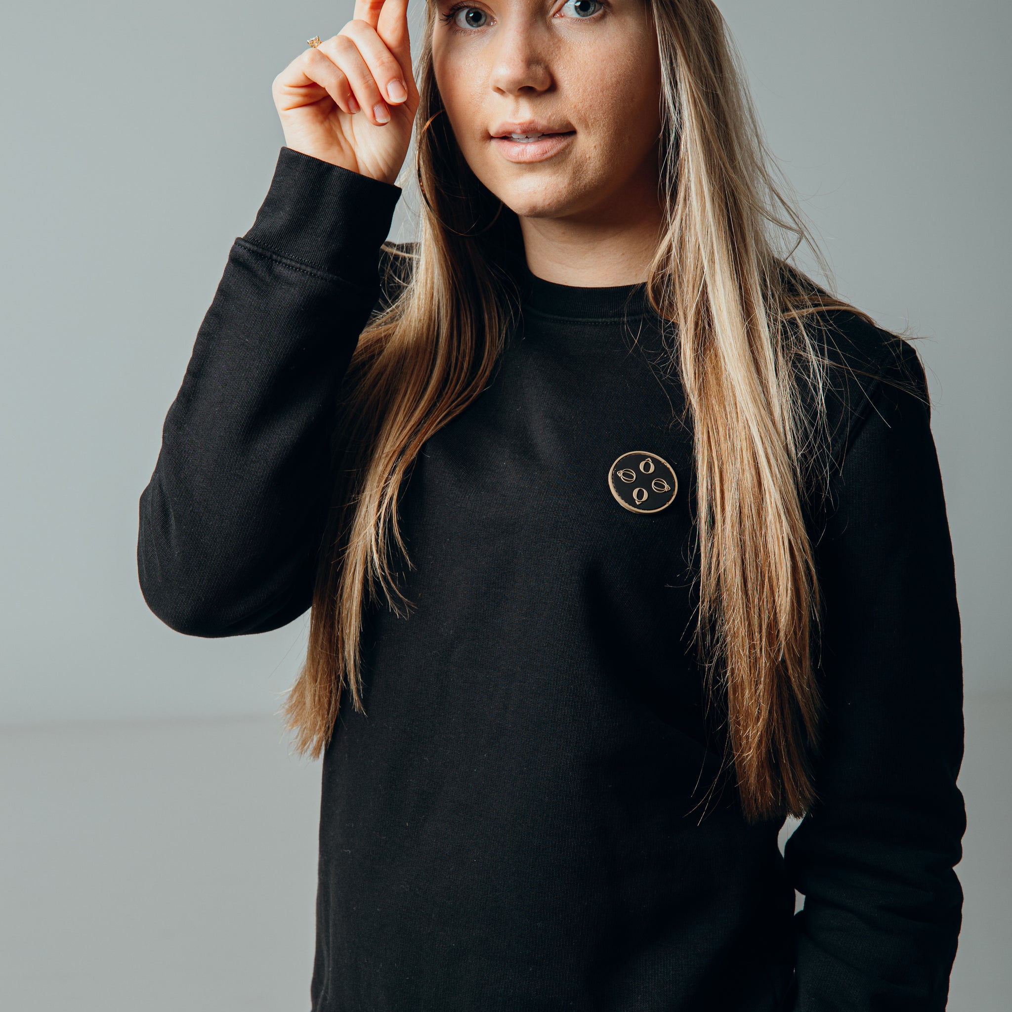 Women Pullover Black - patch